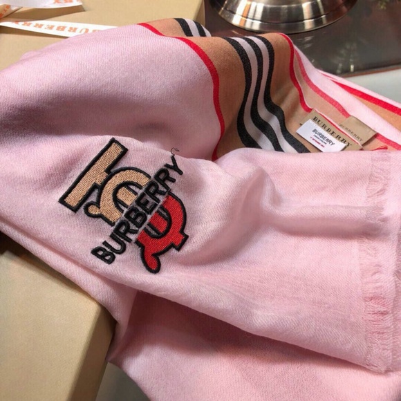 BURBERRY scarf - Picture 7 of 8